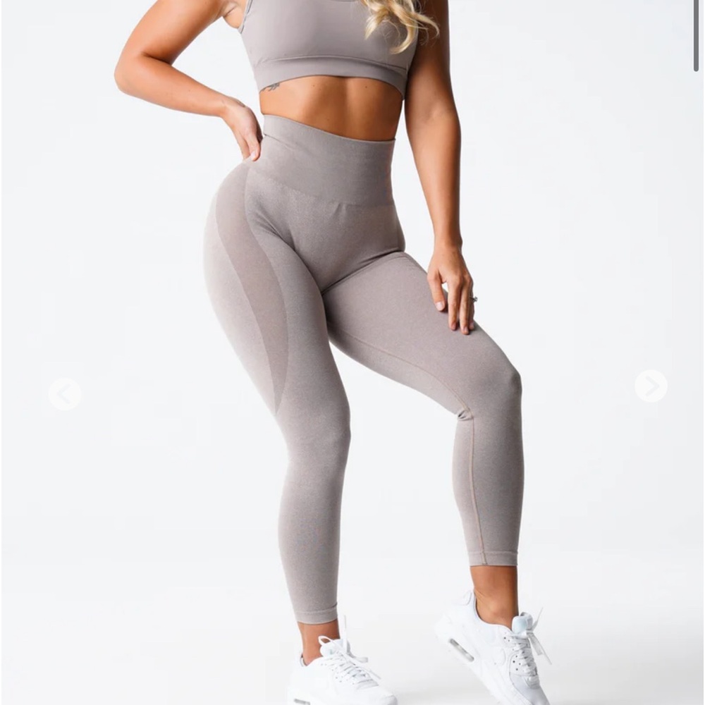 NVGTN Women's size Medium Taupe Contour Seamless Leggings